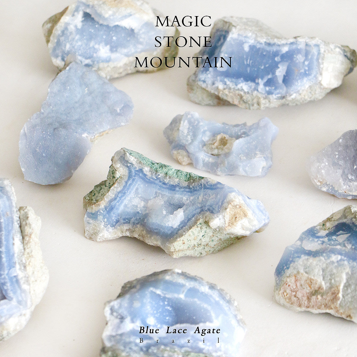 Montagne Magique en Agate Bleue Brésilienne