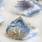 Montagne Magique en Agate Bleue Brésilienne