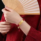 Bracelet en Cordon Rouge avec Plaque en Or Gardien Tai Sui