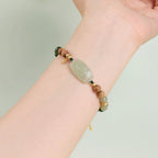 Pulsera de Jade Hetian Lotus y Madera de Sándalo con Baño de Oro Vermeil