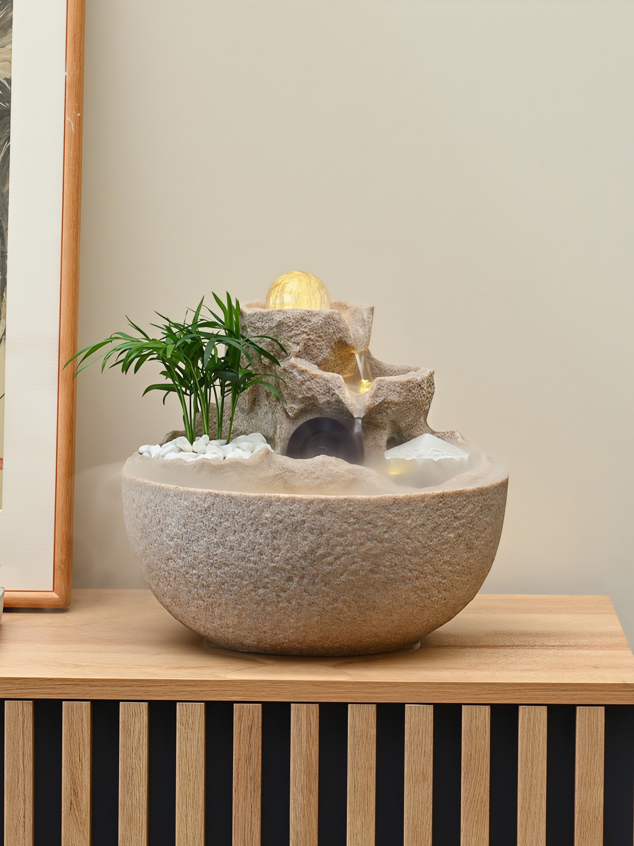 Fontaine de Table Zen Feng Shui | Rocaille de Montagne avec Boule Tournante, Roue à Eau & Brumisateur LED | « Bassin au Trésor » pour la Richesse & la Chance